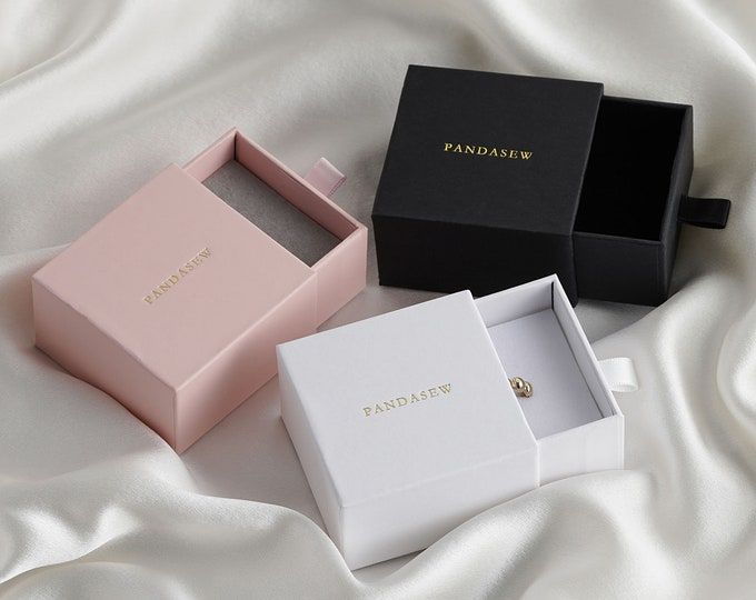 How do you efficiently customize jewelry packaging boxes?